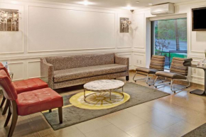 Отель Ramada by Wyndham Staten Island  Стейт Айслэнд